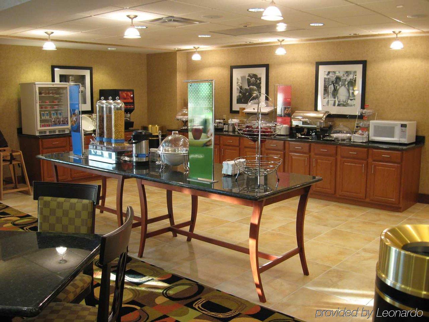 Hampton Inn & Suites Davenport Restaurante foto