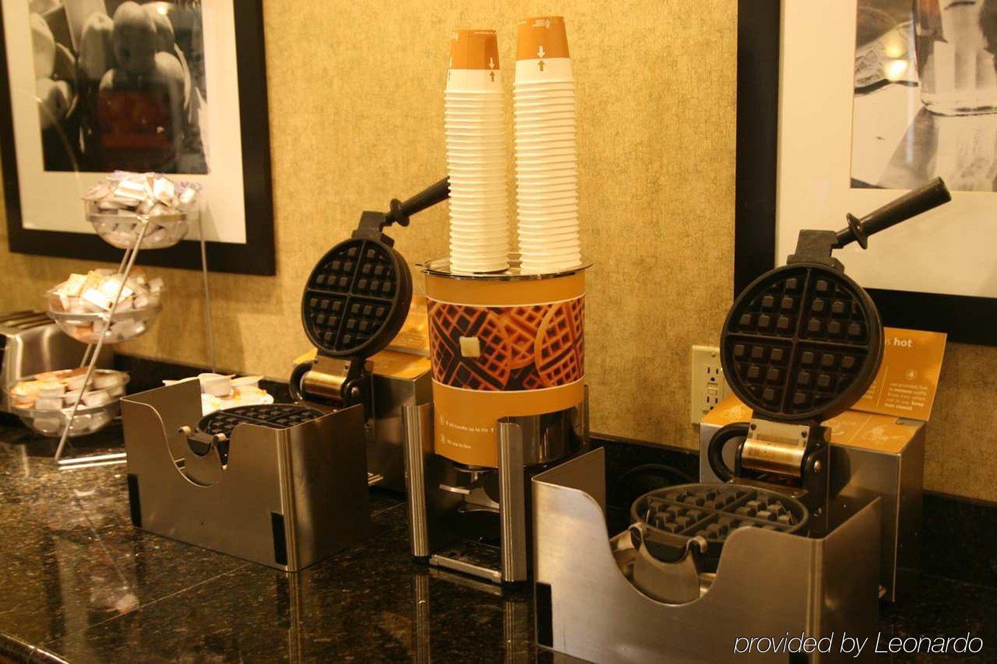 Hampton Inn & Suites Davenport Restaurante foto